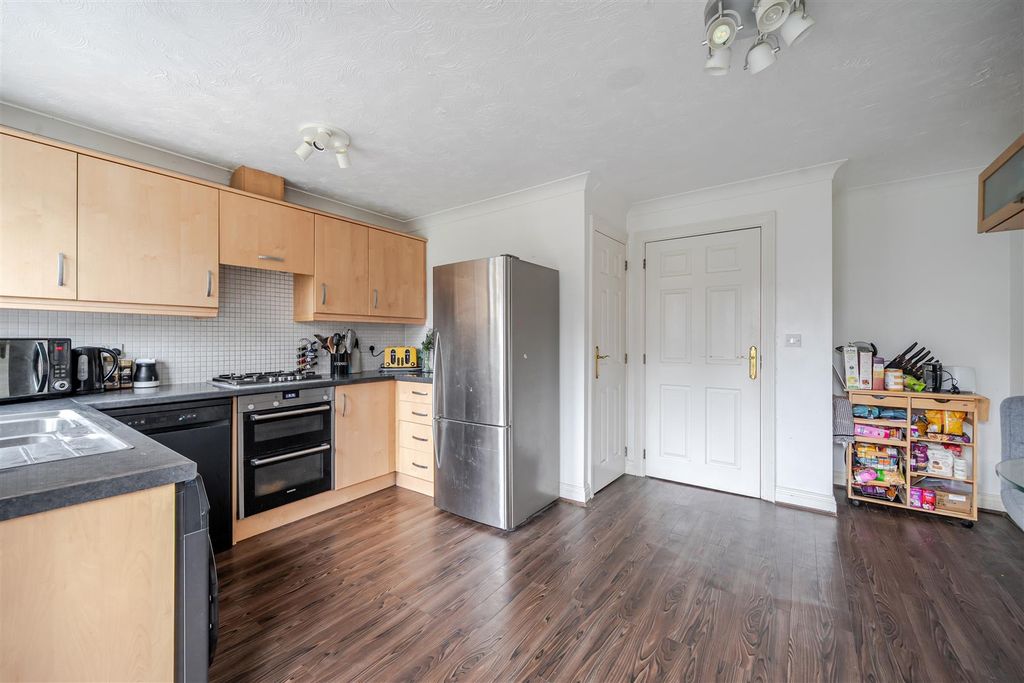 Property photo 2 of 20 1393351-11-6949333502Ecc.Jpg