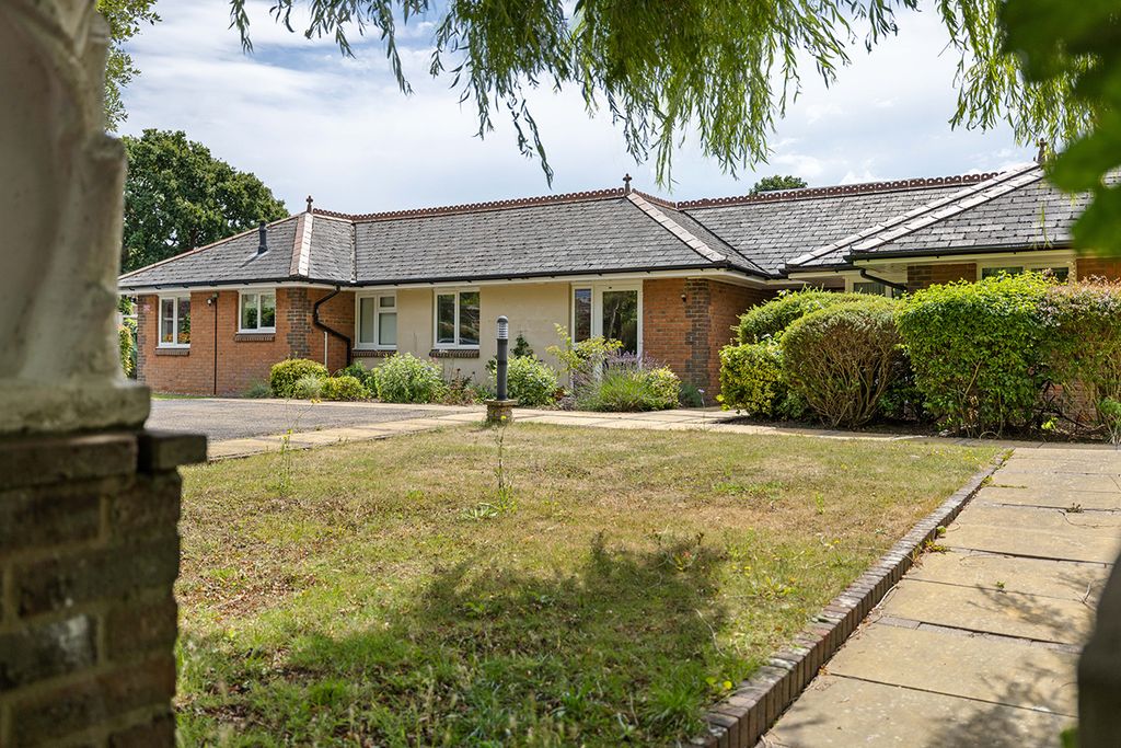 Property photo 1 of 9