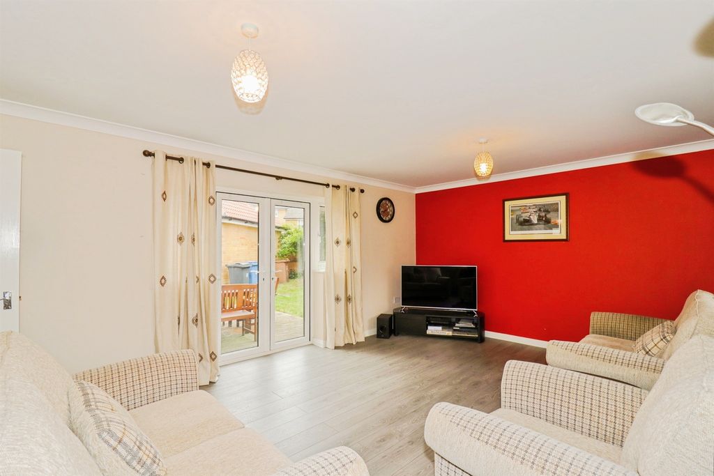 Property photo 2 of 19