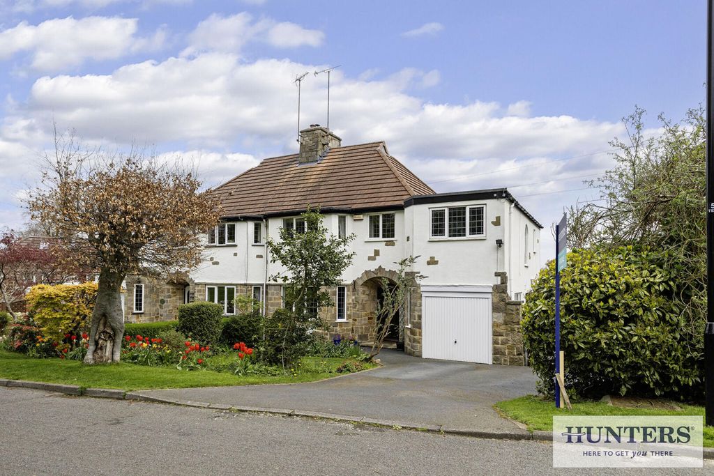 Property photo 1 of 25 Front (Exterior)