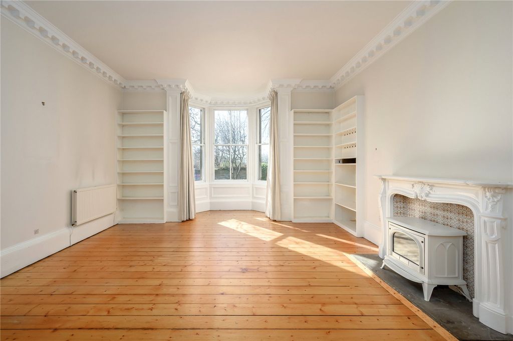 Property photo 3 of 37 Picture 3