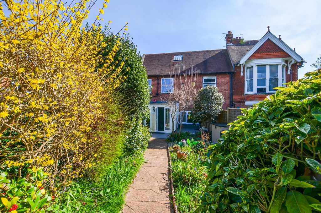 Property photo 1 of 35