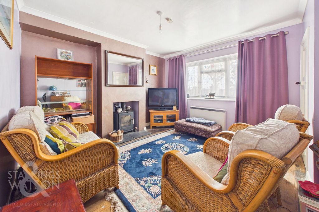Property photo 2 of 23