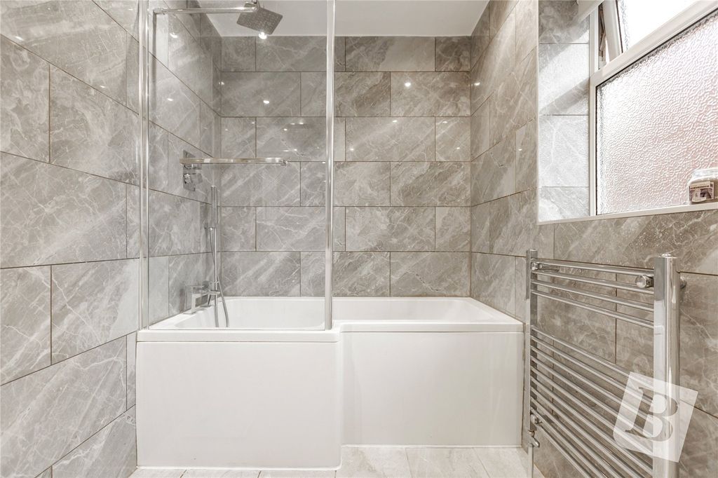 Property photo 3 of 22 Family Bathroom