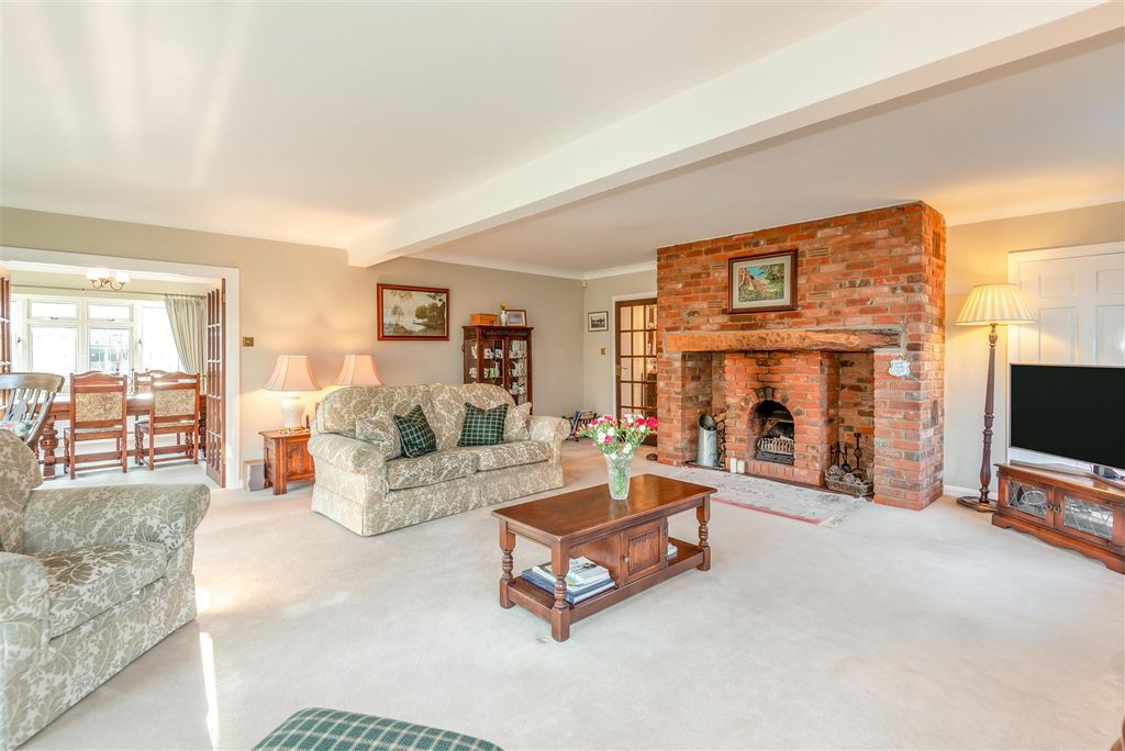 Property photo 3 of 36 Living Room 2