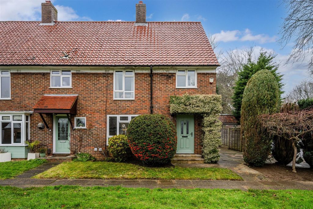 Property photo 1 of 23 Gale Crescent, 2 (6).Jpg