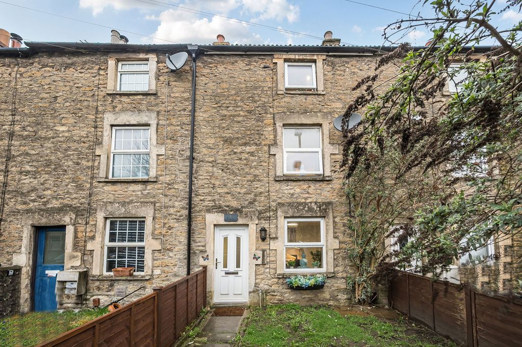 Property photo 2 of 20