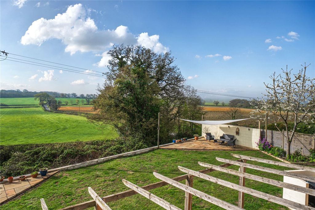 Property photo 2 of 20 Picture No. 17