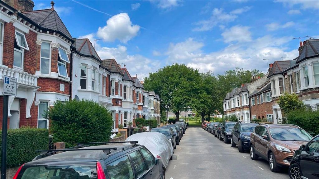 Property photo 1 of 2