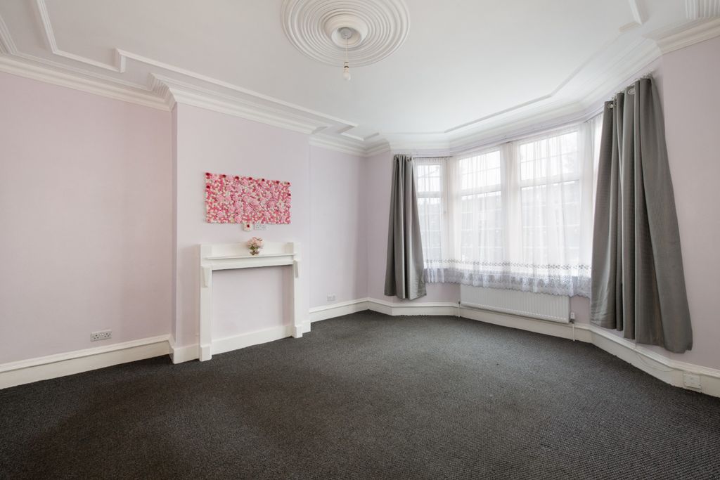 Property photo 2 of 26 4591992