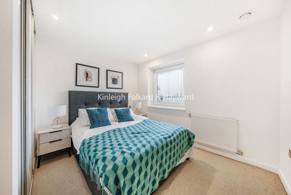 Property photo 3 of 6 5B5F7F26-Bba9-4F31-9