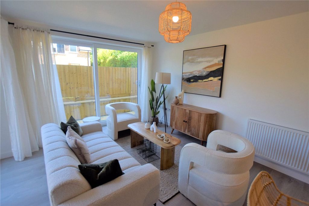 Property photo 2 of 12 Picture No. 34