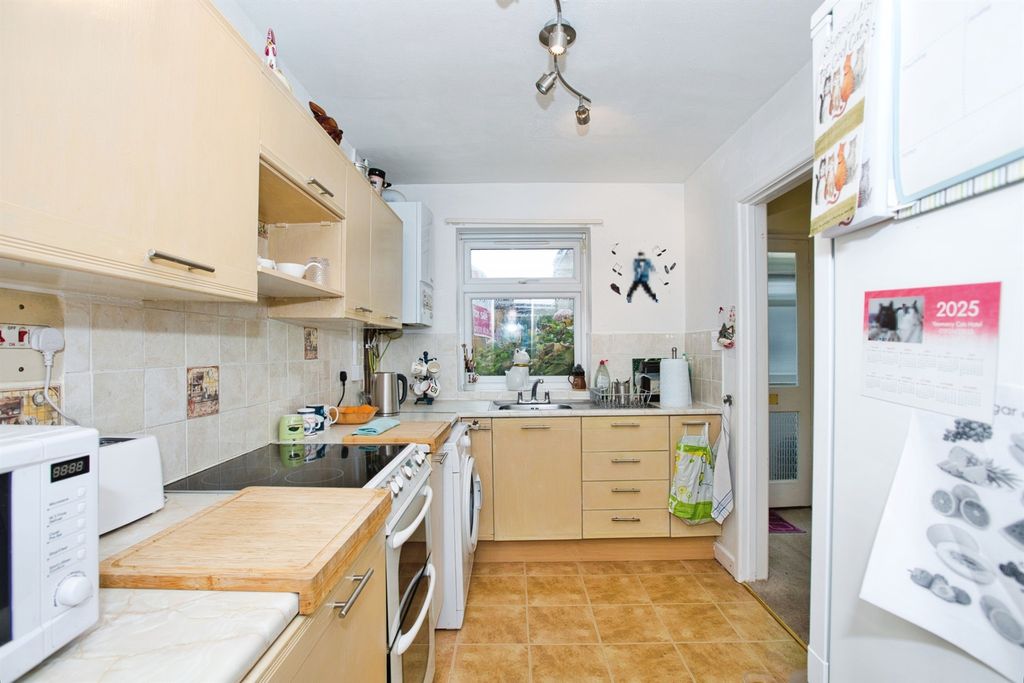 Property photo 2 of 17