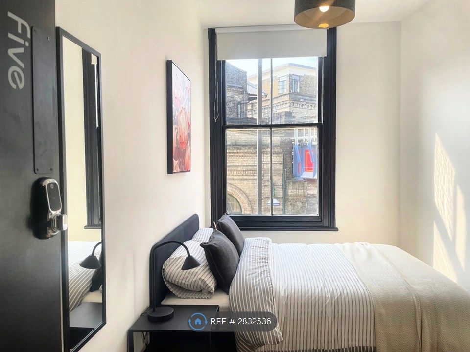 Property photo 3 of 25 Bedroom