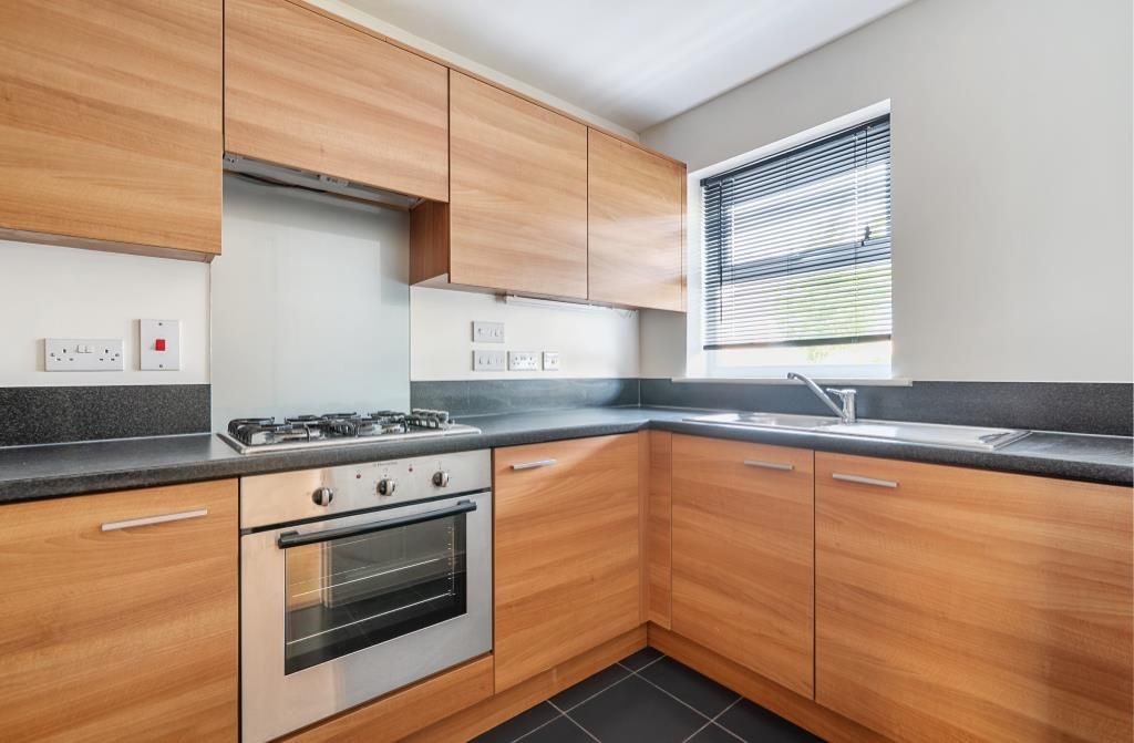 Property photo 2 of 19 Kitchen