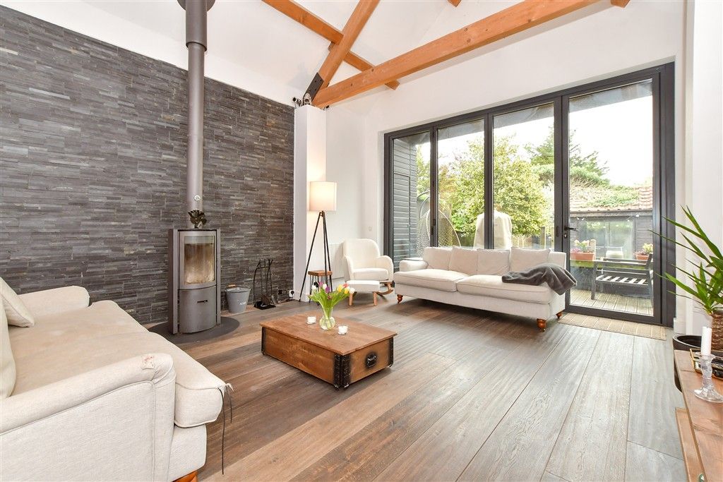 Property photo 2 of 16 Lounge Area