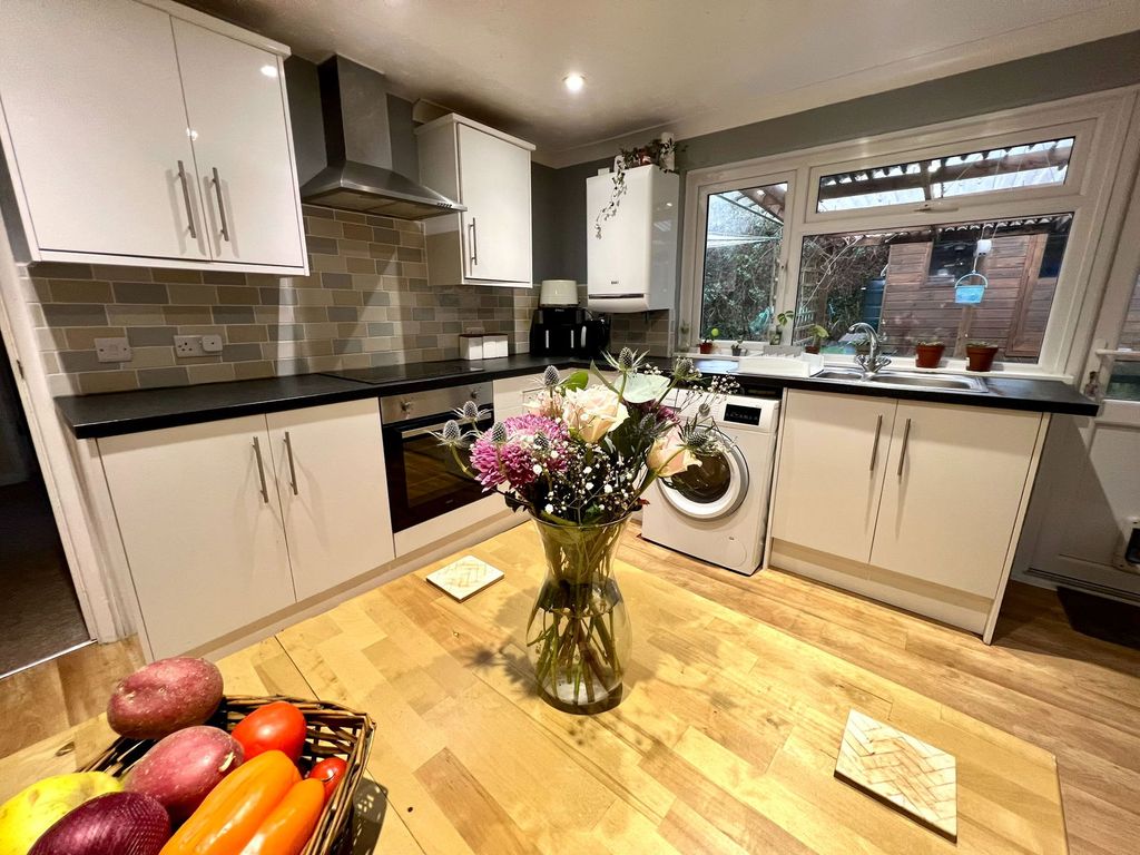 Property photo 2 of 22