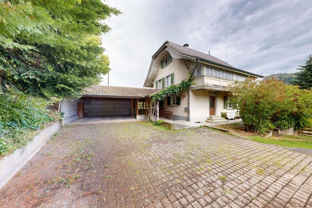 Property photo 1 of 12