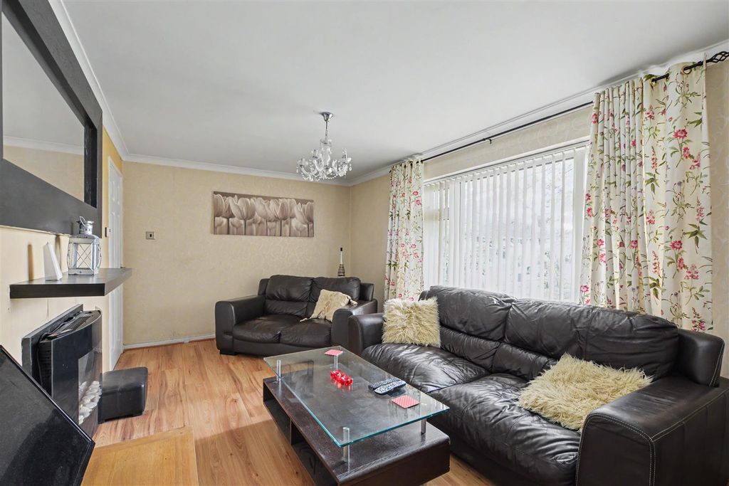 Property photo 2 of 16 Lounge_1.Jpeg