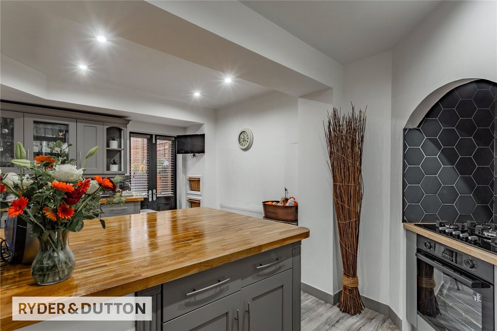 Property photo 2 of 43 Picture No. 41