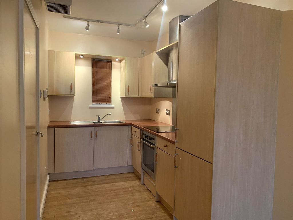 Property photo 2 of 7 Kitchen