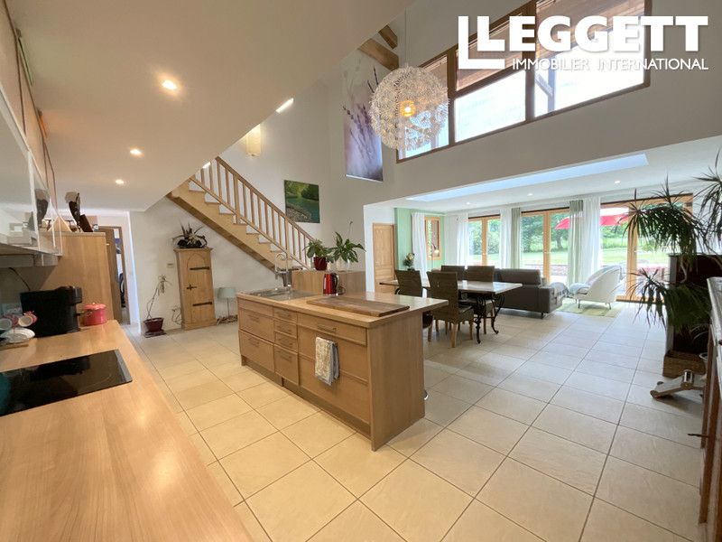 Property photo 2 of 10