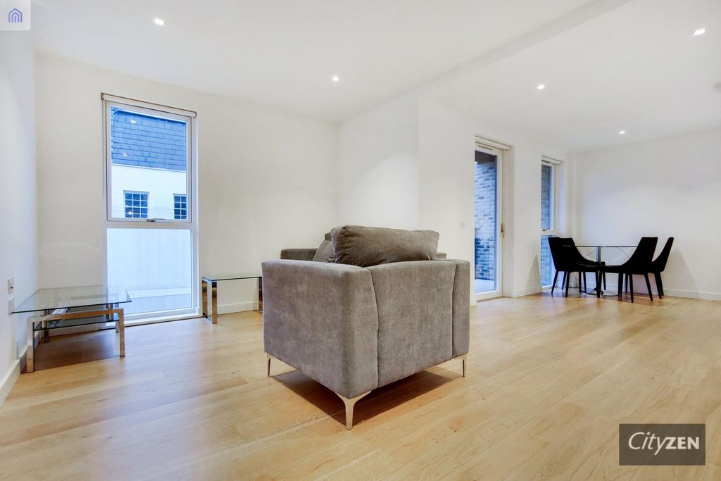 Property photo 1 of 11 Reception Room