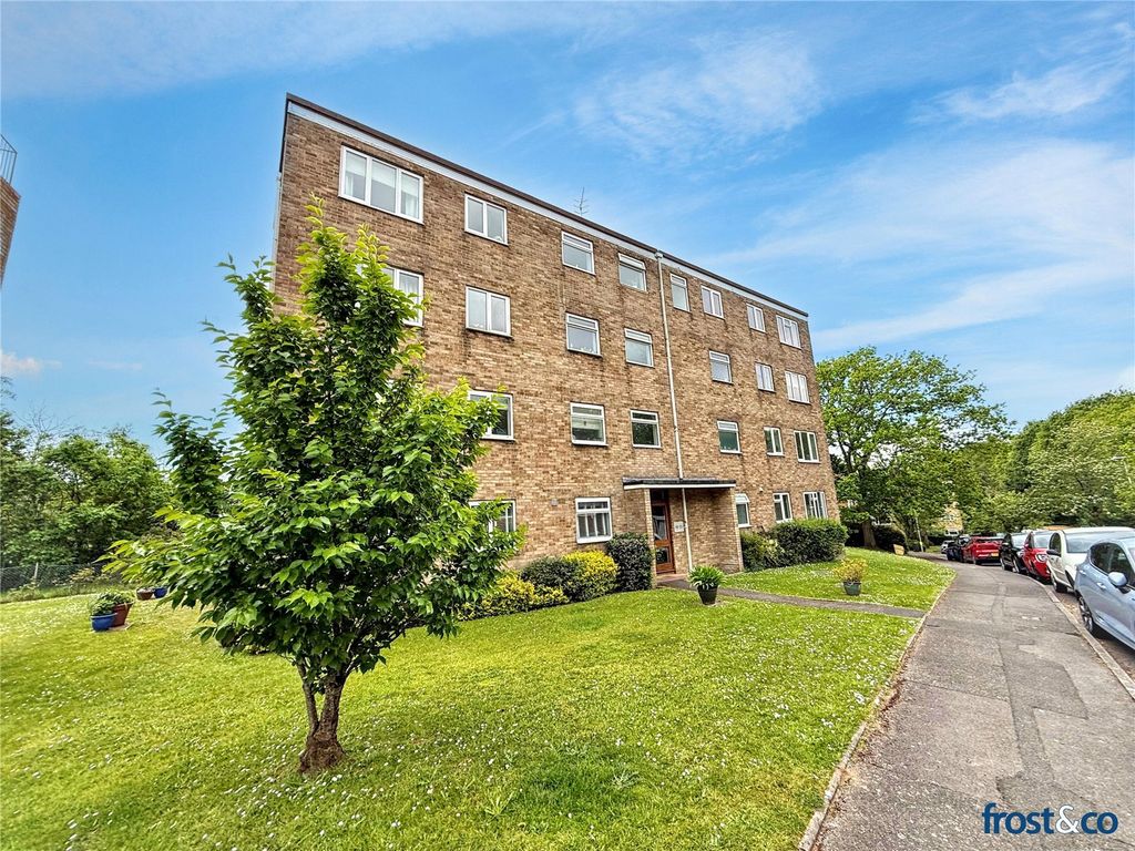 Property photo 1 of 15 Steepdene