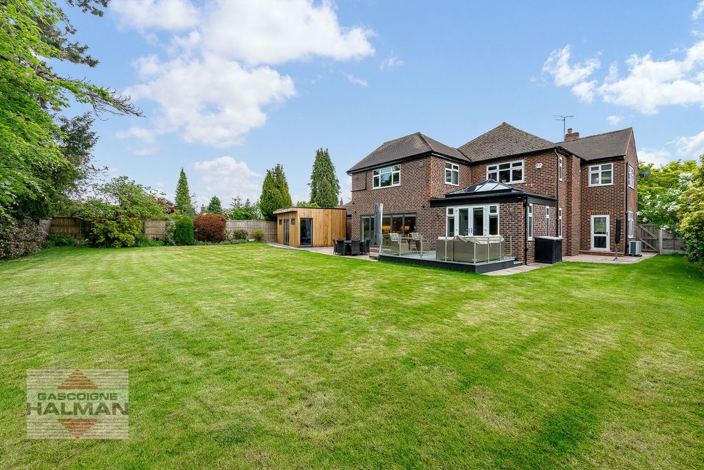 Property photo 2 of 38