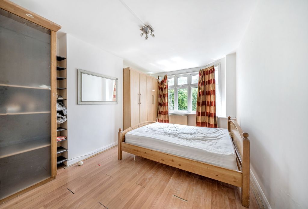 Property photo 1 of 8 1-1296893-2-682B3...