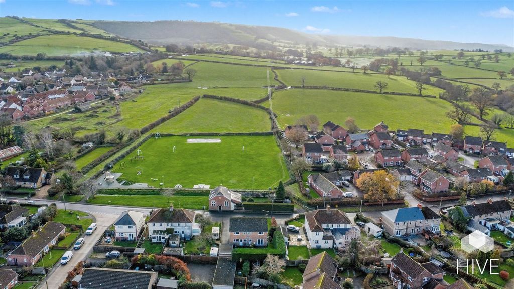 Property photo 2 of 22