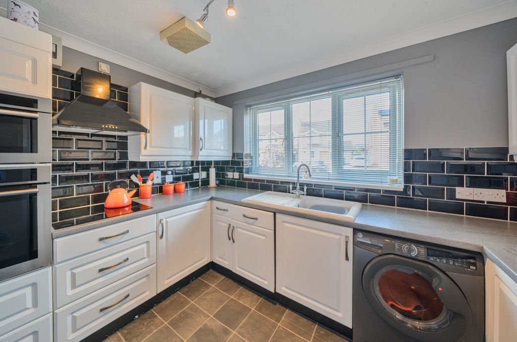 Property photo 3 of 16 1187838 (4)