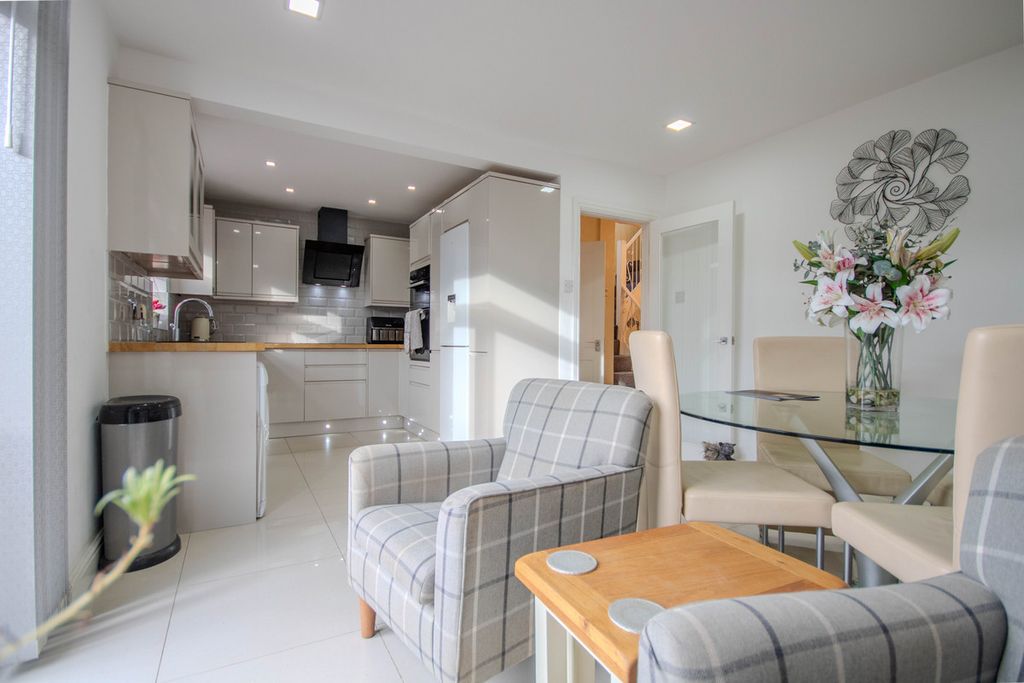 Property photo 3 of 29