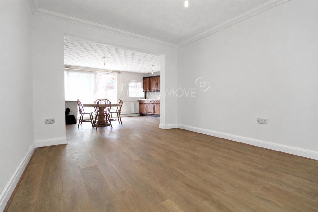Property photo 3 of 14 Photo 13