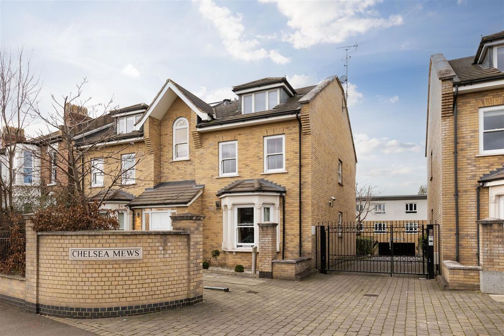 Property photo 1 of 13