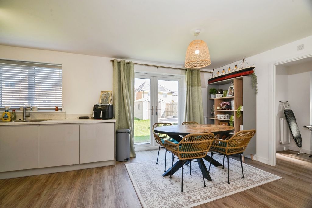 Property photo 3 of 13 Pbox-Img.Jpg