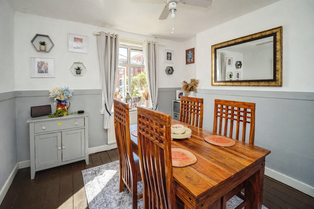 Property photo 2 of 11 Dining Room