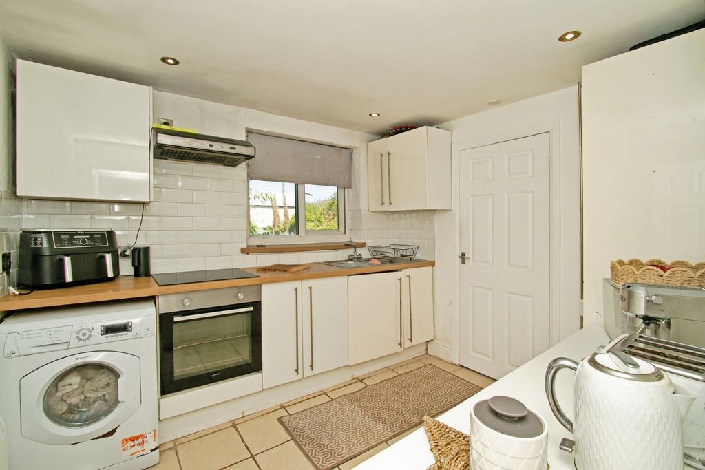 Property photo 3 of 16 Pbox-Img.Jpg