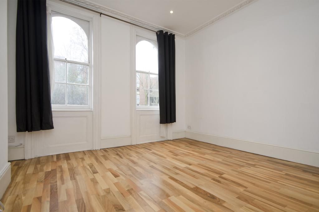 Property photo 3 of 7 Living Area