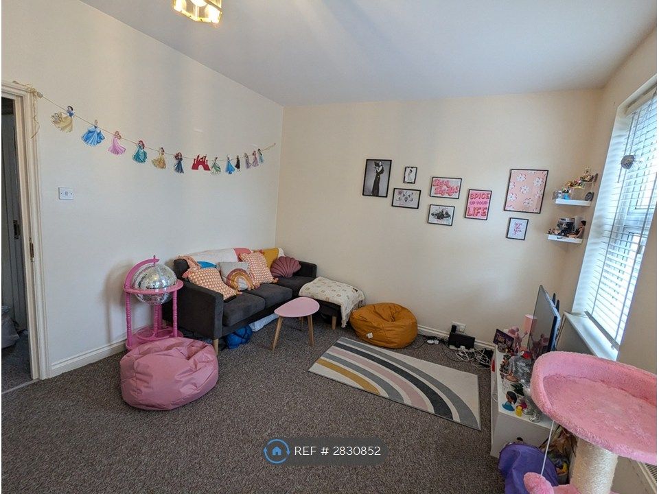 Property photo 3 of 12 Living Room