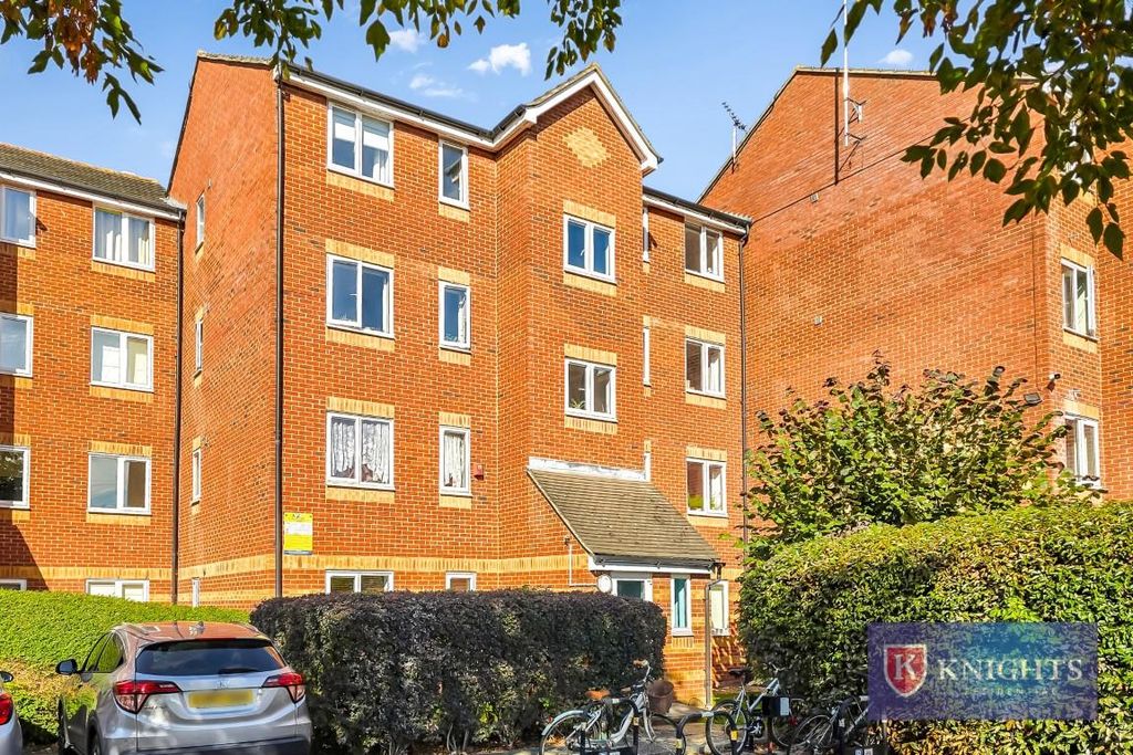 Property photo 2 of 20