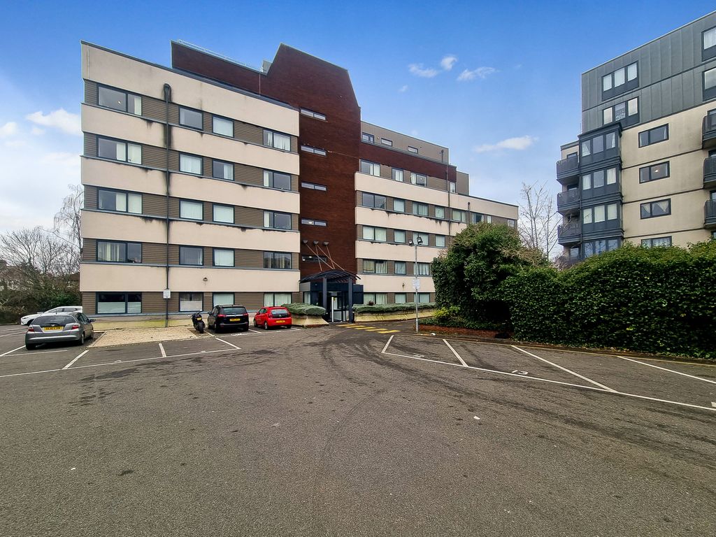 Property photo 1 of 8