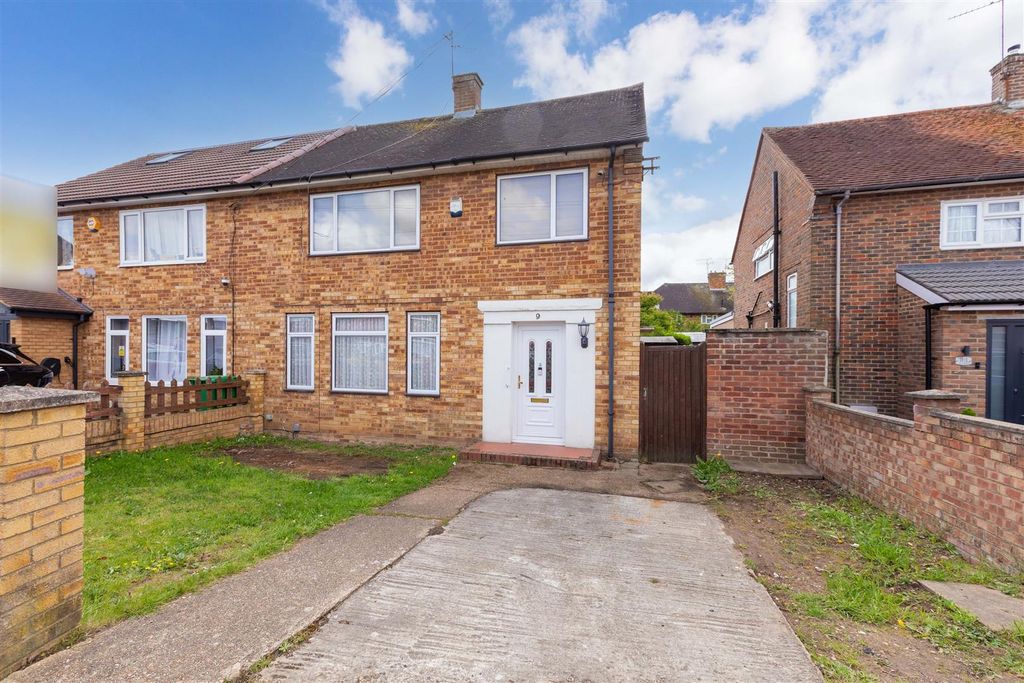 Property photo 1 of 18 9 Upper Lees Road-2.Jpg