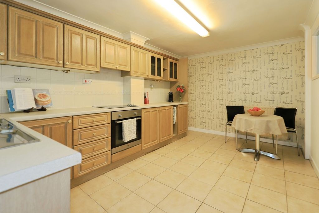 Property photo 2 of 17 Pbox-Img.Jpg