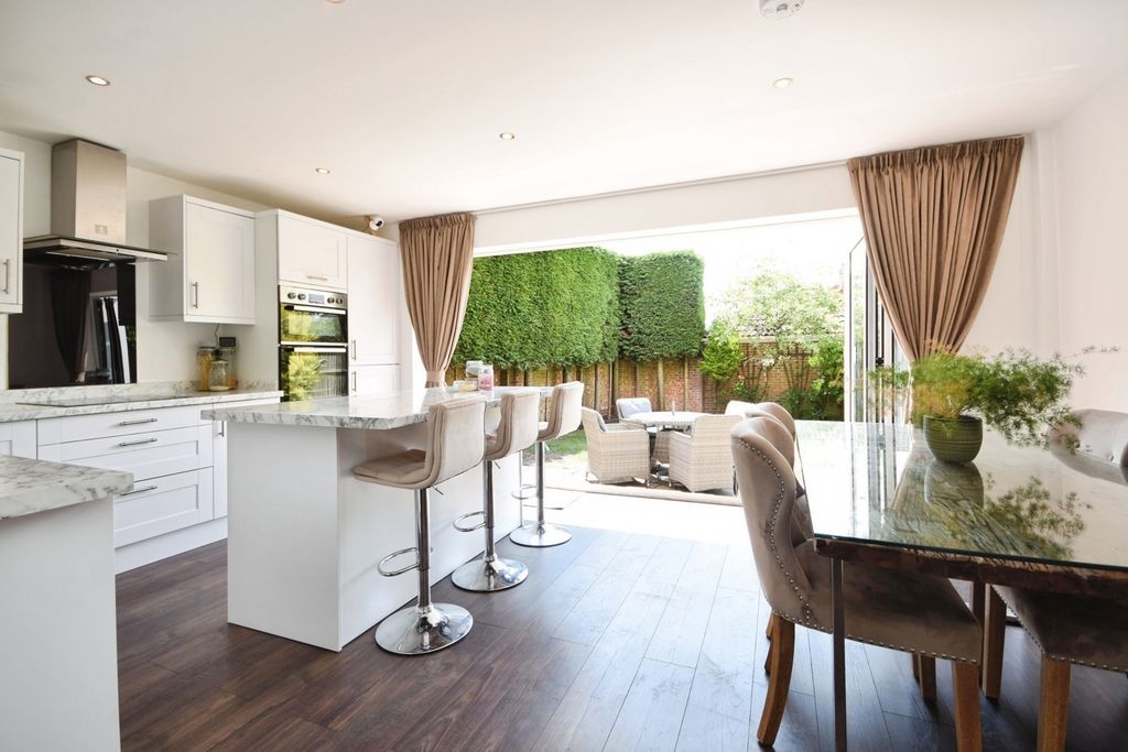 Property photo 3 of 17 Kitchen Diner