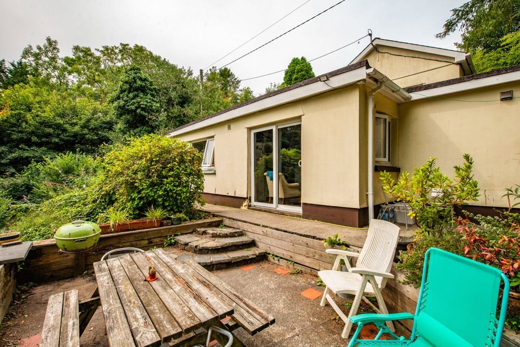 Property photo 2 of 32 Picture No. 38