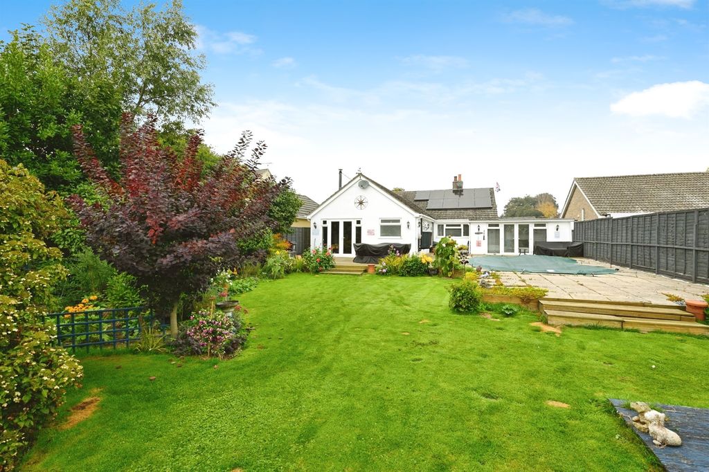 Property photo 2 of 17