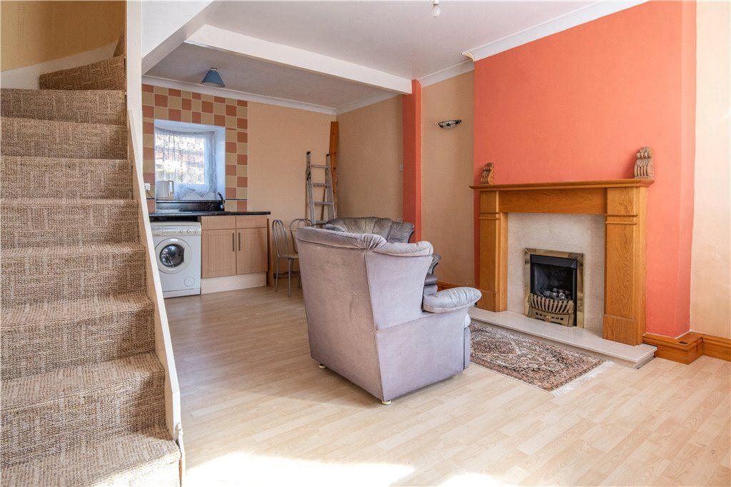 Property photo 2 of 10 Living Kitchen