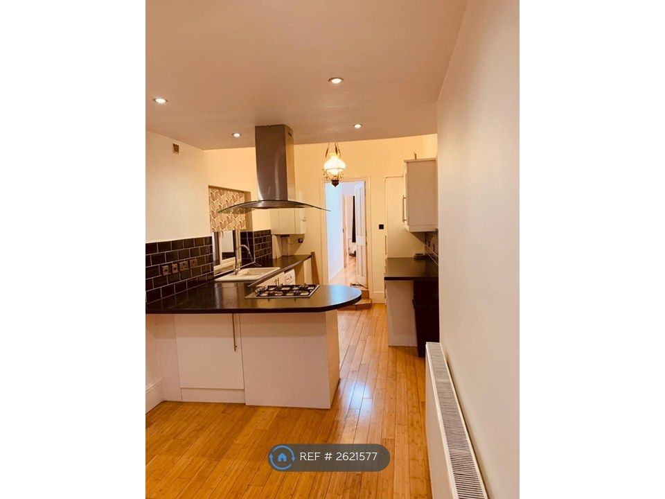 Property photo 2 of 31