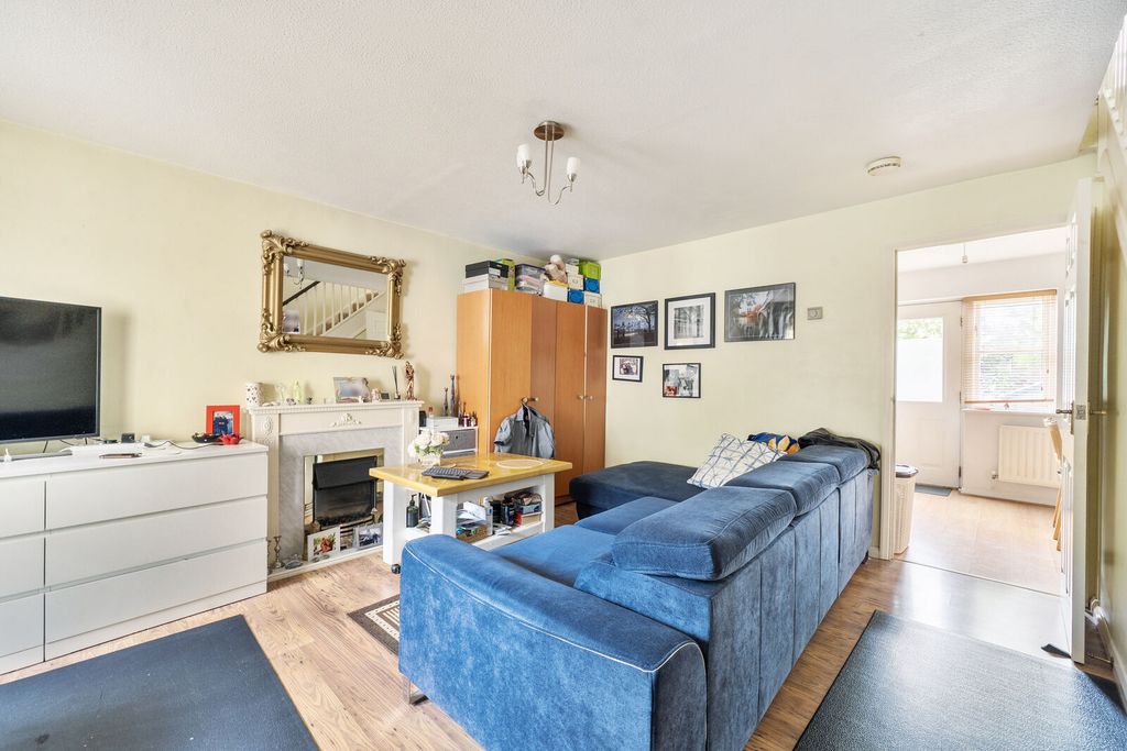 Property photo 2 of 21
